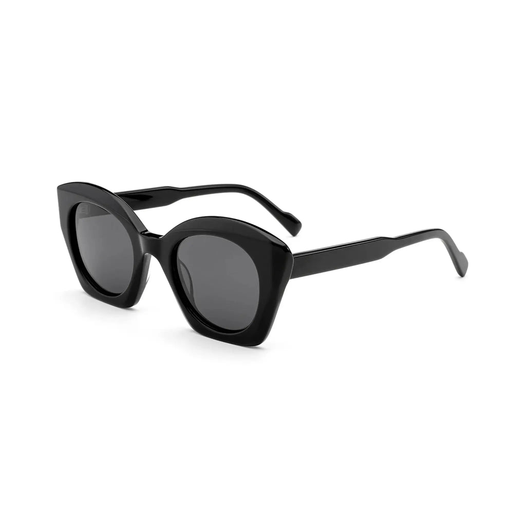 Betty’s Retro Shades Stella sunglasses in black with dark grey lenses